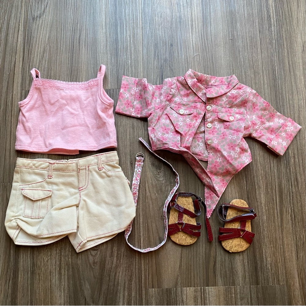 American Girl Nicki 2007 Tie Top & Shorts Outfit
